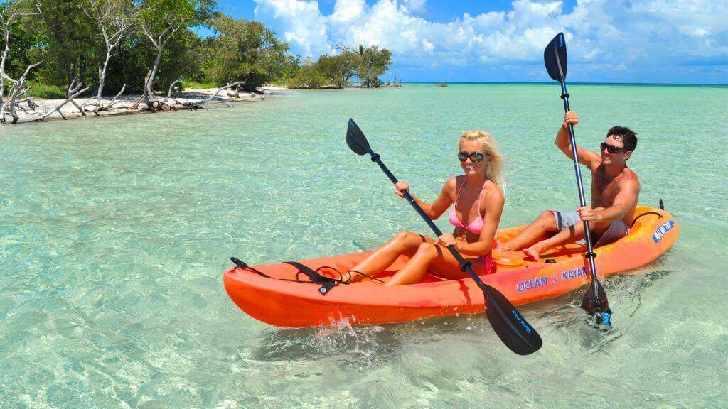 Image of couple kayaking in Key West